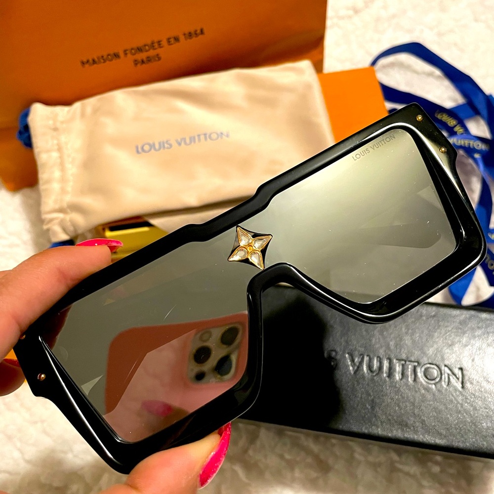 LV CYCLONE SUNGLASSES